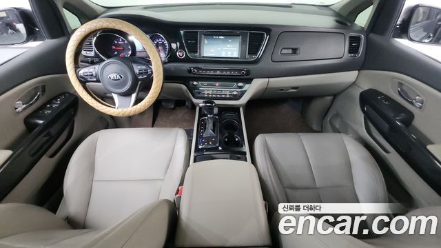 Kia Canival 2016 — photo 7