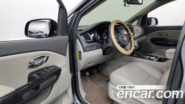 Kia Canival 2016 — photo 10