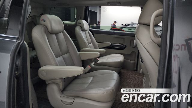 Kia Canival 2016 — photo 12