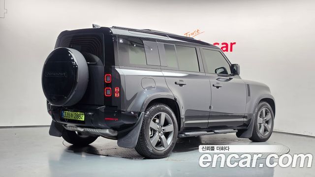 Land Rover Defender 2026 — photo 2
