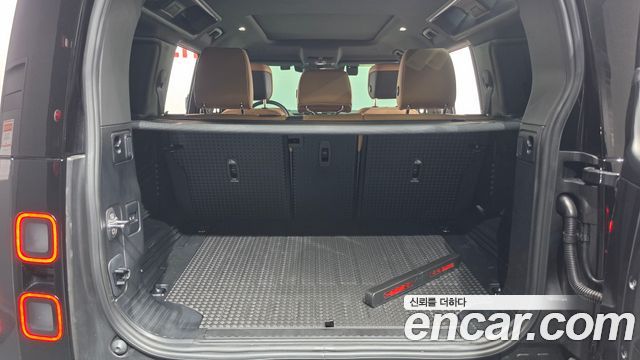 Land Rover Defender 2026 — photo 24