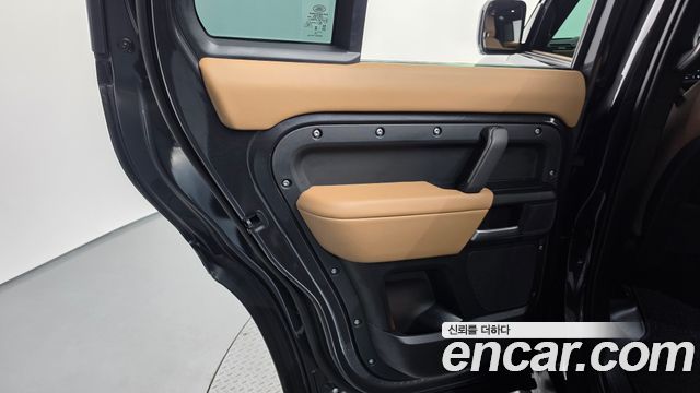Land Rover Defender 2026 — photo 15