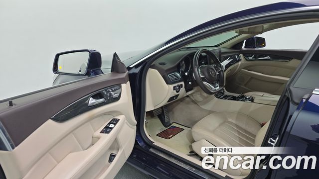 Mercedes-Benz CLS-Class 2016 — photo 10