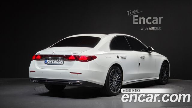 Mercedes-Benz E-Class 2024 — photo 2