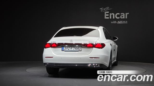 Mercedes-Benz E-Class 2024 — photo 4