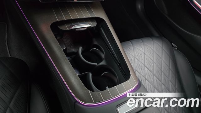 Mercedes-Benz E-Class 2024 — photo 12