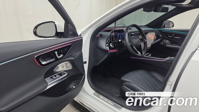 Mercedes-Benz E-Class 2024 — photo 13