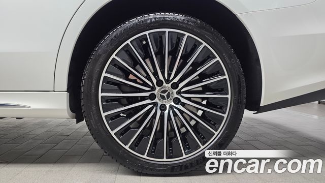 Mercedes-Benz E-Class 2024 — photo 7