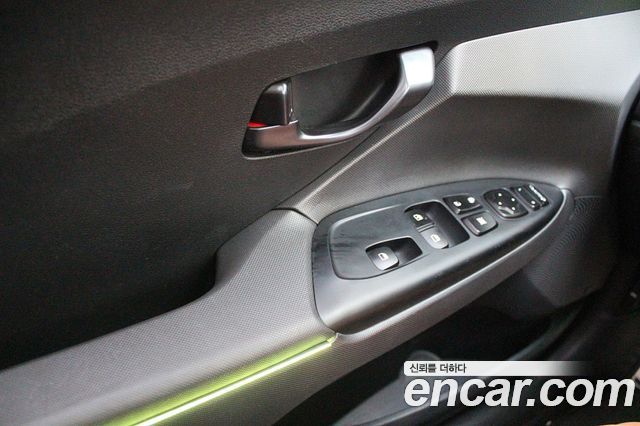 Hyundai Veloster 2021 — photo 8