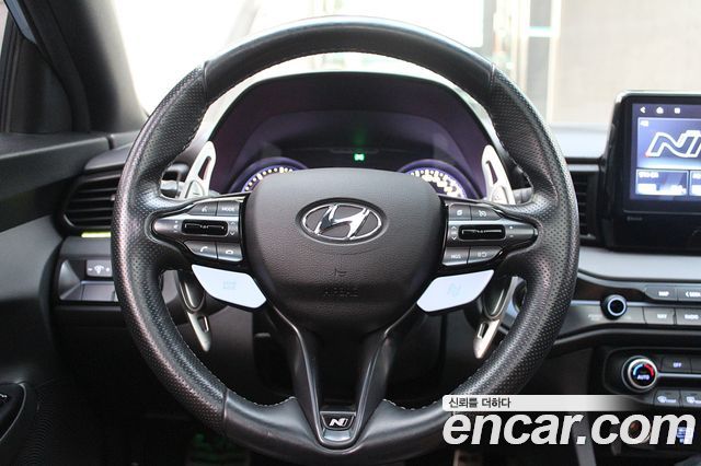 Hyundai Veloster 2021 — photo 9