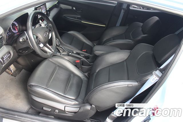 Hyundai Veloster 2021 — photo 14