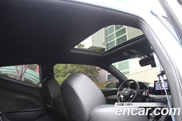 Hyundai Veloster 2021 — photo 16