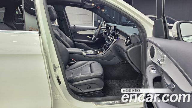 Mercedes-Benz GLC-Class 2021 — photo 17