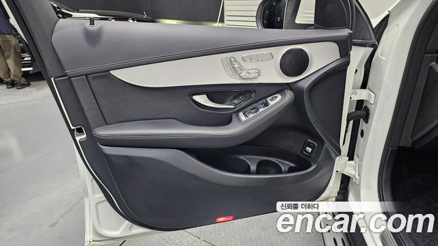 Mercedes-Benz GLC-Class 2021 — photo 14