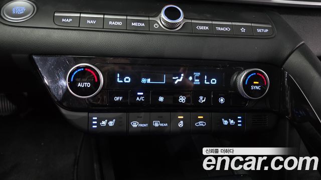 Hyundai AVANTE 2021 — photo 17