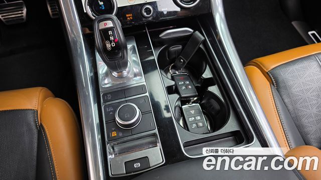 Land Rover Range Rover Sport 2018 — photo 12