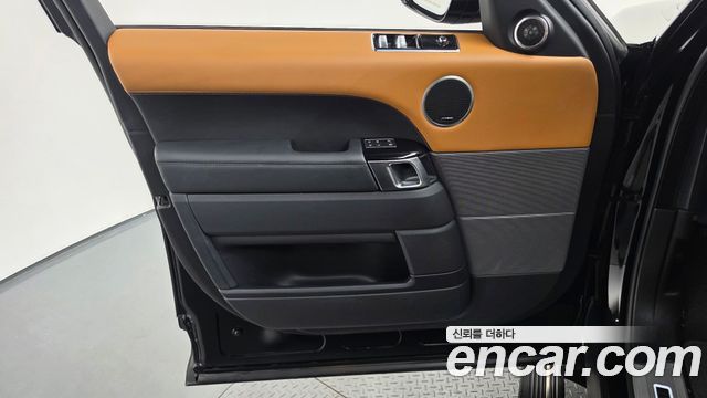 Land Rover Range Rover Sport 2018 — photo 14