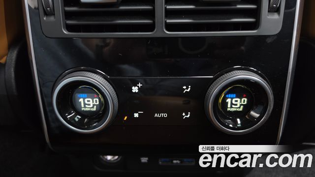 Land Rover Range Rover Sport 2018 — photo 30