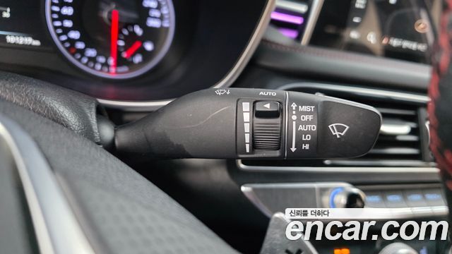 Genesis G70 2019 — photo 27