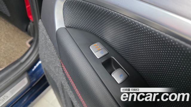 Genesis G70 2019 — photo 28