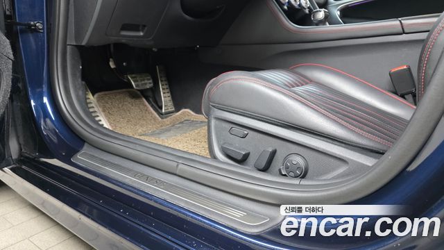 Genesis G70 2019 — photo 33