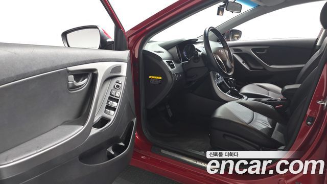 Hyundai AVANTE 2016 — photo 13