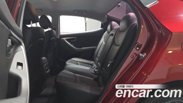 Hyundai AVANTE 2016 — photo 18