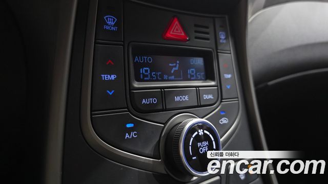 Hyundai AVANTE 2016 — photo 23