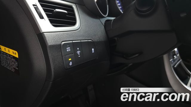 Hyundai AVANTE 2016 — photo 24