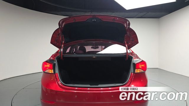 Hyundai AVANTE 2016 — photo 26