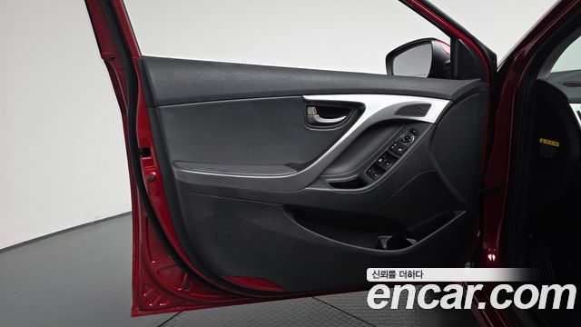 Hyundai AVANTE 2016 — photo 14