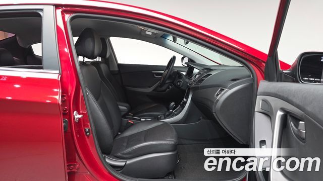 Hyundai AVANTE 2016 — photo 16