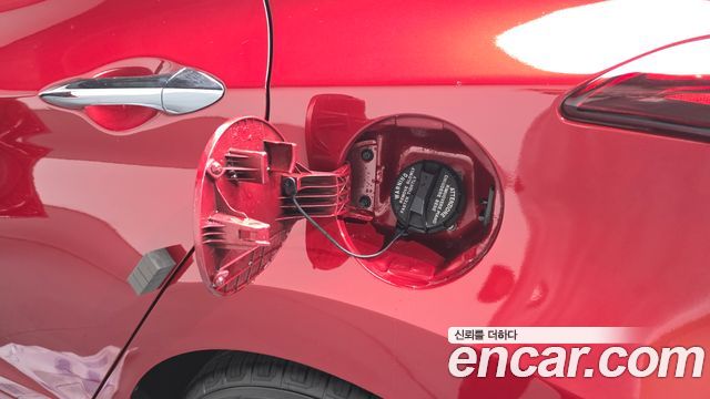 Hyundai AVANTE 2016 — photo 33