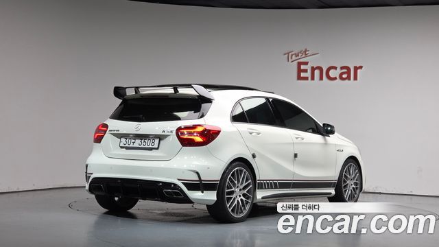 Mercedes-Benz A-Class 2018 — photo 2