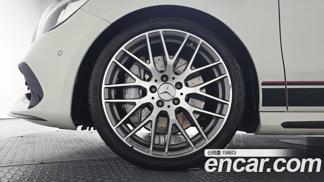 Mercedes-Benz A-Class 2018 — photo 5