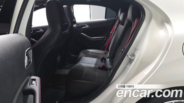 Mercedes-Benz A-Class 2018 — photo 18