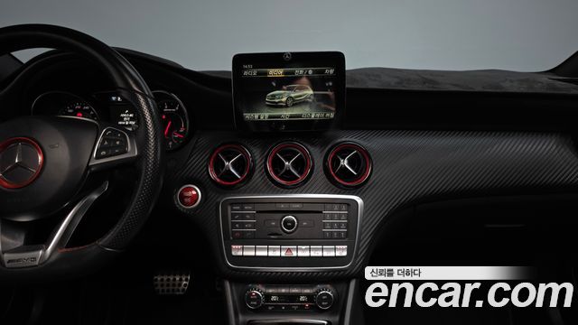Mercedes-Benz A-Class 2018 — photo 20