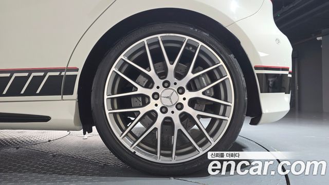 Mercedes-Benz A-Class 2018 — photo 7