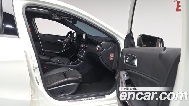 Mercedes-Benz A-Class 2018 — photo 16