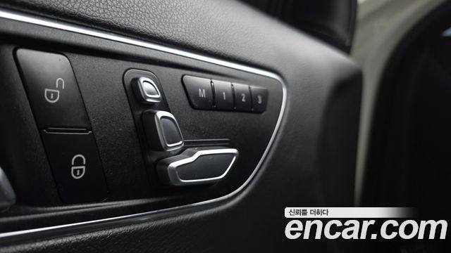 Mercedes-Benz A-Class 2018 — photo 32