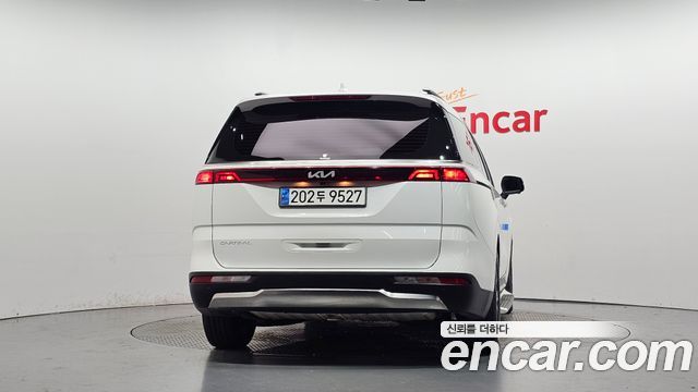 Kia Canival 2023 — photo 4