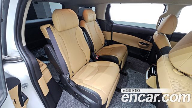 Kia Canival 2023 — photo 11