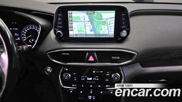 Hyundai Santafe 2019 — photo 21