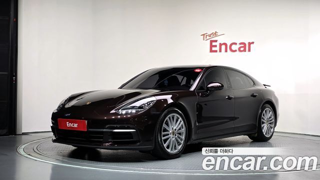 Porsche Panamera 2020 — photo 1