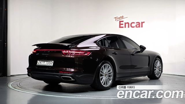 Porsche Panamera 2020 — photo 2