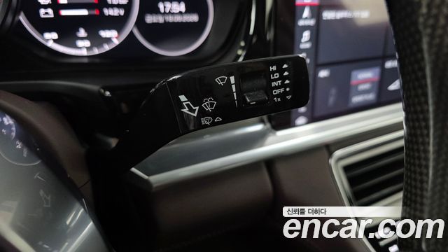 Porsche Panamera 2020 — photo 28