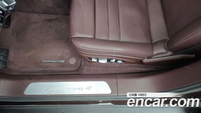 Porsche Panamera 2020 — photo 31