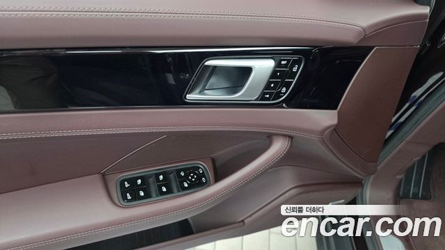 Porsche Panamera 2020 — photo 32