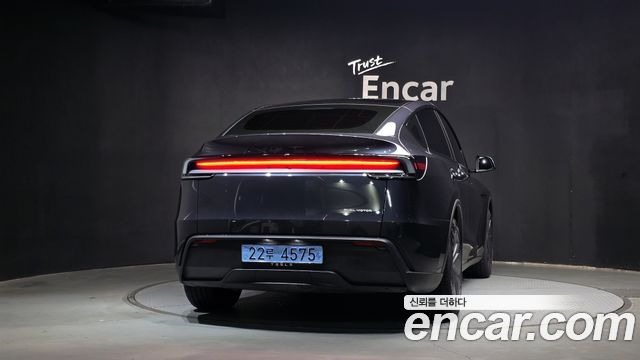 Tesla Model Y 2026 — photo 4