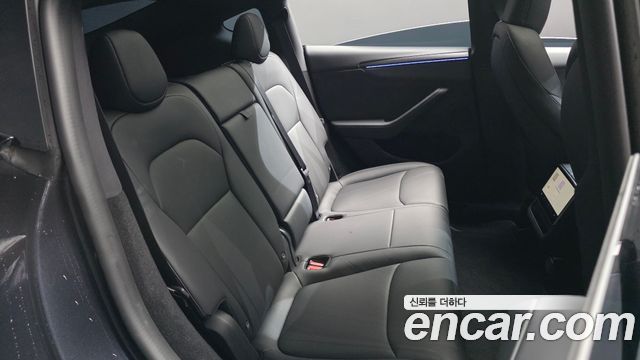 Tesla Model Y 2026 — photo 17
